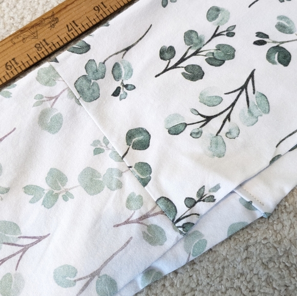 Organic cotton infinity scarf-eucalyptus leaves - Picture 2 of 3